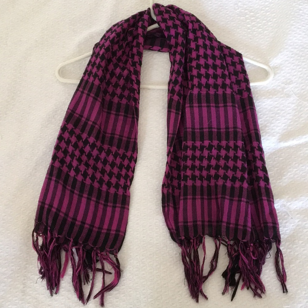 Magenta/black Houndstooth Silky Pashmina Scarf